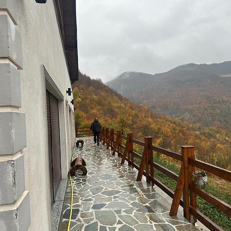 Zeneli Alpin Chalet Cerem Екстер'єр фото