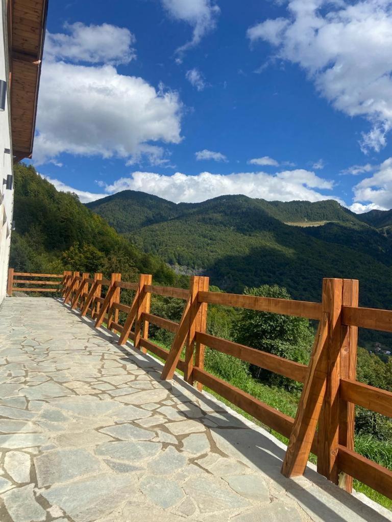 Zeneli Alpin Chalet Cerem Екстер'єр фото